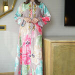 ⁦جلابيه بني خليجيه بلياقه و شك ذهبي من امام⁩ - الصورة ⁦8⁩