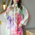 ⁦جلابيه تيفاني خليجيه بلياقه و شك ذهبي من امام⁩ - الصورة ⁦5⁩