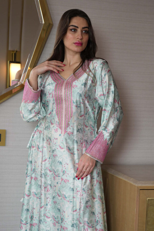 ⁦مخاوير تيفاني بورود و بربط من اجناب محدده بفصوص وردي من امام⁩ - الصورة ⁦8⁩