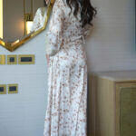 ⁦مخاوير ابيض بورود بني بربط من اجناب و مطرزه بفصوص⁩ - الصورة ⁦7⁩