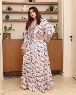 مخاوير ازرق تطريز اماراتيه محدد من الحلق بفصوص