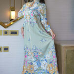 جلابية تيفاني بلياقه مشجره كامل بورود مرسومه (7)