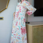 ⁦جلابيه احمر بلياقه مشجره بورق شجره (6)⁩ - الصورة ⁦5⁩