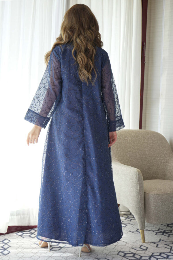 ⁦جلابيه كحلي خليجيه بلياقه بشك ترتر و فصوص ذهبي⁩ - الصورة ⁦4⁩