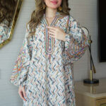 ⁦جلابية سماوي بتطريز دقات ملونة من الأمام و اكمام⁩ - الصورة ⁦9⁩