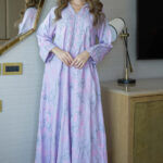 جلابية موف مطرزة بوردي و اخضر بدقاق مخفية