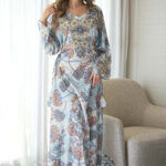 ⁦مخاوير سماوي بربط من اجناب و مطرز بفصوص و خرز من امام⁩ - الصورة ⁦3⁩