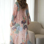 ⁦جلابيه لياقة خربزي مزينه بشريط من حلق و اكمام⁩ - الصورة ⁦6⁩