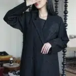 ⁦عباية بليزر اسود بتطريز شك اسود من جانب العلوى⁩ - الصورة ⁦10⁩