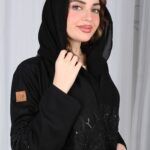 ⁦عباية شك وترتر اسود بموديل فاخر من الوسط⁩ - الصورة ⁦4⁩