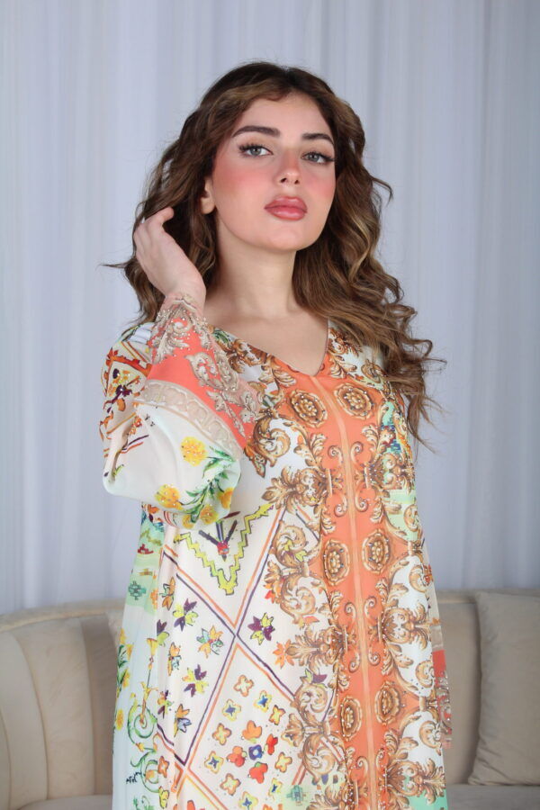 ⁦جلابية خربزي حرير بالوان مشجره و فصوص⁩ - الصورة ⁦17⁩