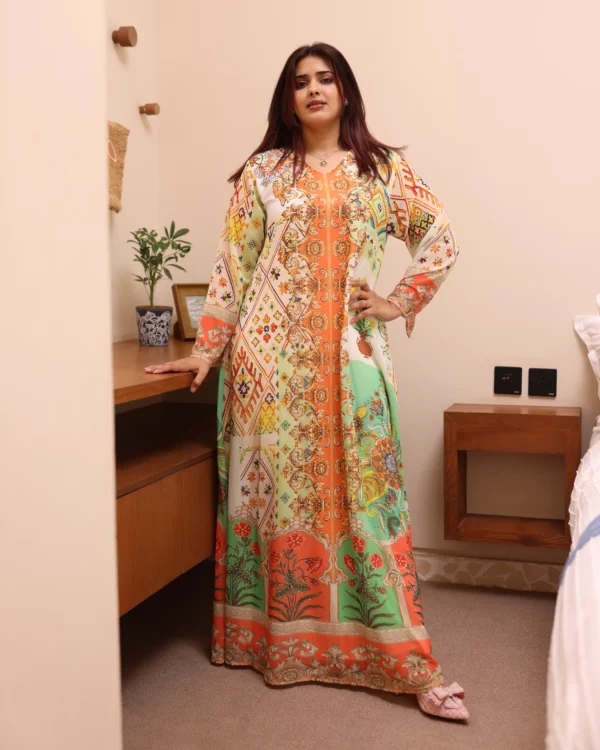 ⁦جلابية خربزي حرير بالوان مشجره و فصوص⁩ - الصورة ⁦5⁩