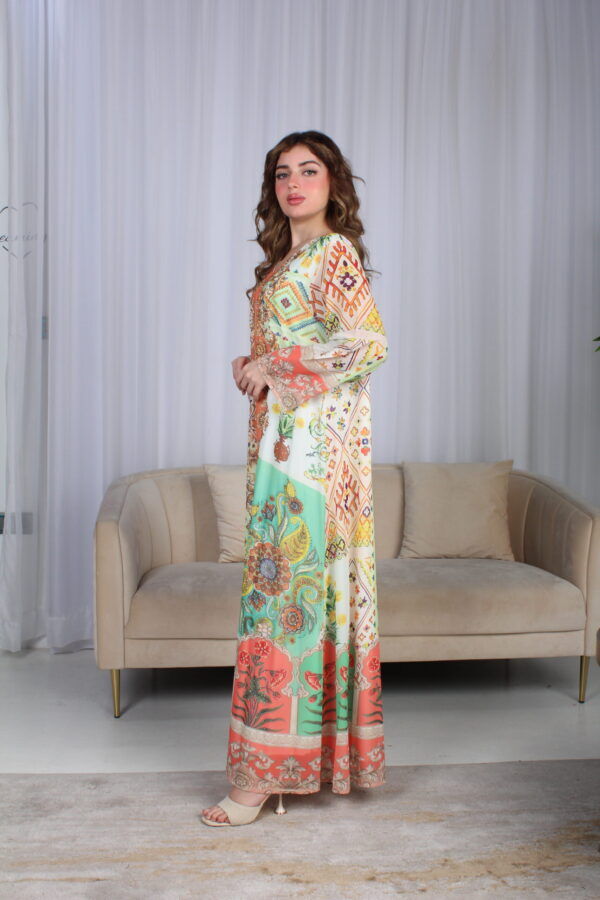 ⁦جلابية خربزي حرير بالوان مشجره و فصوص⁩ - الصورة ⁦9⁩