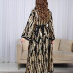 ⁦جلابيه اسود خليجيه بشك ترتر و فصوص ذهبي⁩ - الصورة ⁦4⁩