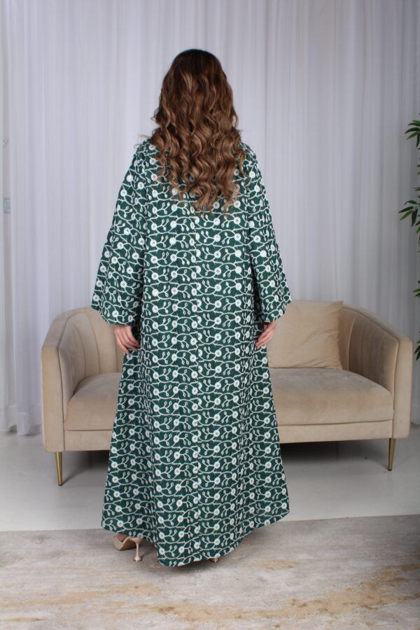 ⁦جلابية خليجية اخضر تصميم ملكي⁩ - الصورة ⁦7⁩