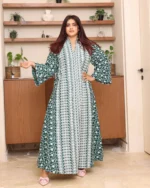 ⁦جلابية خليجية اخضر تصميم ملكي⁩ - الصورة ⁦3⁩