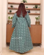 ⁦جلابية خليجية اخضر تصميم ملكي⁩ - الصورة ⁦5⁩