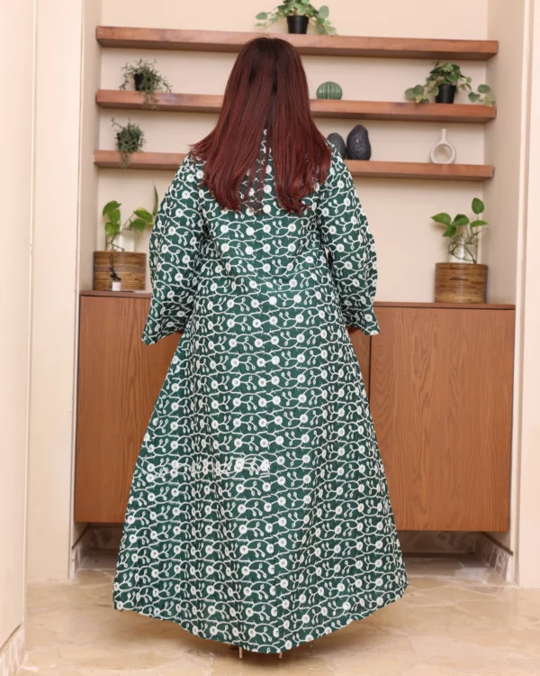 ⁦جلابية خليجية اخضر تصميم ملكي⁩ - الصورة ⁦5⁩