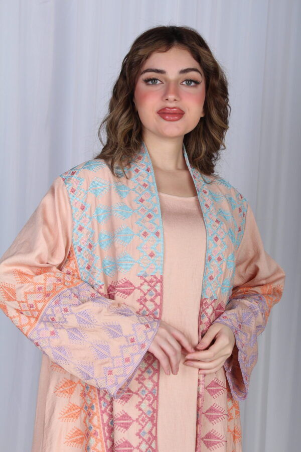 ⁦جلابية خربزي خليجية قطعتين مشجره بشك و دقات ملونة⁩ - الصورة ⁦10⁩