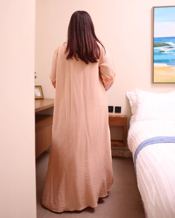 ⁦جلابية خربزي خليجية قطعتين مشجره بشك و دقات ملونة⁩ - الصورة ⁦5⁩