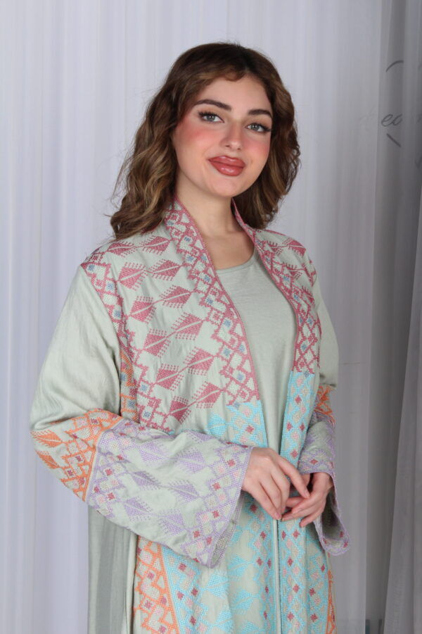 ⁦جلابية تيفاني خليجية قطعتين مشجره بشك و دقات ملونة⁩ - الصورة ⁦17⁩