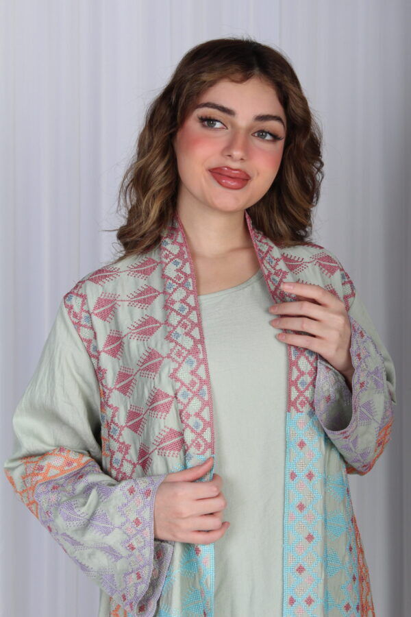 ⁦جلابية تيفاني خليجية قطعتين مشجره بشك و دقات ملونة⁩ - الصورة ⁦8⁩