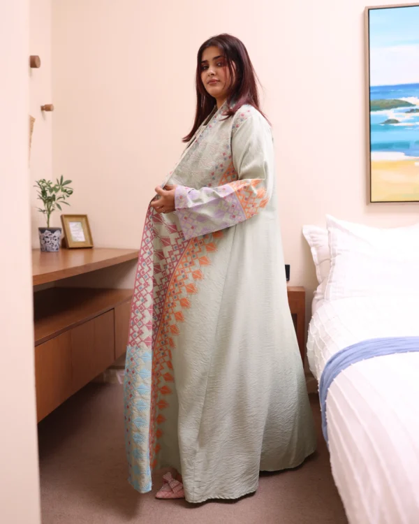 ⁦جلابية تيفاني خليجية قطعتين مشجره بشك و دقات ملونة⁩ - الصورة ⁦3⁩