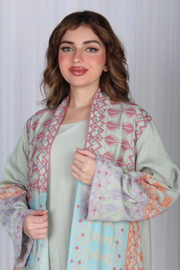 ⁦جلابية تيفاني خليجية قطعتين مشجره بشك و دقات ملونة⁩ - الصورة ⁦18⁩