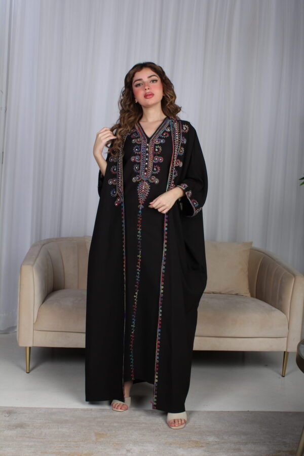 ⁦جلابية اسود ملكي قطعتين بتطريز دقات ملونة من الأمام و اكمام⁩ - الصورة ⁦9⁩