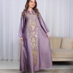 ⁦جلابية موف وترتر ذهبي خليجيه بياقة و شك⁩ - الصورة ⁦3⁩