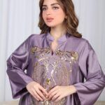 ⁦جلابية موف وترتر ذهبي خليجيه بياقة و شك⁩ - الصورة ⁦2⁩