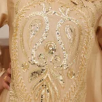 ⁦جلابية ذهبي وترتر ذهبي خليجيه بياقة و شك⁩ - الصورة ⁦2⁩