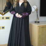 عباية ورد موف مطرز بشك مخفي على اكمام