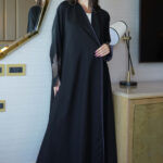 ⁦عباية ورد نحاسي مطرز بشك مخفي على اكمام⁩ - الصورة ⁦7⁩