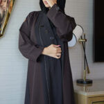 عباية غلا بليزر اسود مندمجة مع قماش بني على اطراف