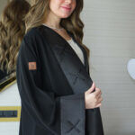 ⁦عباية حلا بليزر مندمج مع جاكار اسود و شك محدد⁩ - الصورة ⁦7⁩