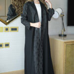 ⁦عباية بليزر مندمجة مع جاكار اسود مشجرة⁩ - الصورة ⁦7⁩