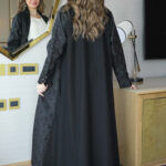 ⁦عباية بليزر مندمجة مع جاكار اسود مشجرة⁩ - الصورة ⁦10⁩