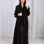 ⁦عباية تيجان ملكية بشك أسود⁩ - الصورة ⁦5⁩