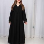 ⁦عباية دانتيل اسود بالأكمام والجوانب⁩ - الصورة ⁦2⁩