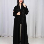 ⁦عباية سرداب الجاذبية السوداء بشك وخرز اسود⁩ - الصورة ⁦2⁩