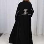 عباية بشك رمادي خلفي محدد من الاكتاف بشكل مخفي