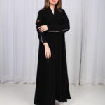 ⁦عباية بشك رمادي خلفي محدد من الاكتاف بشكل مخفي⁩ - الصورة ⁦2⁩