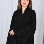 ⁦عباية غيث بتطريز اسود في اكمام⁩ - الصورة ⁦4⁩