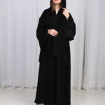 ⁦عباية غيث بتطريز اسود في اكمام⁩ - الصورة ⁦3⁩