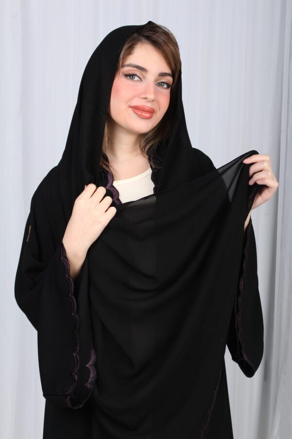 ⁦عباية لوسيندا شك موف على اطراف عباية⁩ - الصورة ⁦3⁩