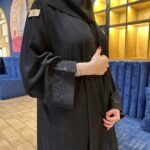 عباية نواعم بتطريز مميز بشك اسود