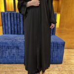 ⁦عباية نواعم بتطريز مميز بشك اسود⁩ - الصورة ⁦2⁩