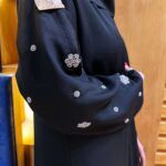 عبايه بتطريز شك سندس على اكمام و فخمة بلون ابيض