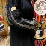 ⁦عبايه انترنت بكم مفصول وتطريز بذهبي⁩ - الصورة ⁦5⁩